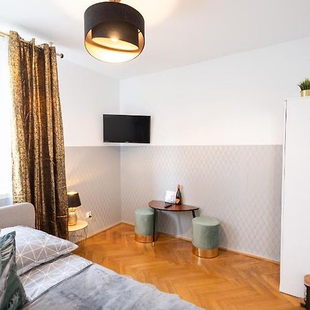 Clicktheflat Stawki Apart Rooms Varşova Dış mekan fotoğraf