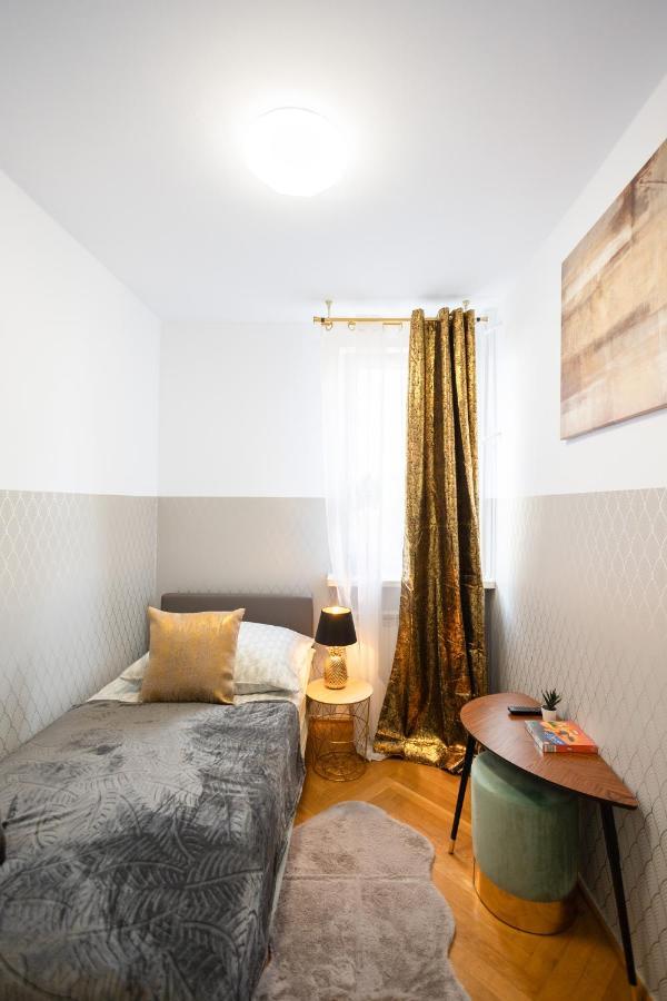 Clicktheflat Stawki Apart Rooms Varşova Dış mekan fotoğraf